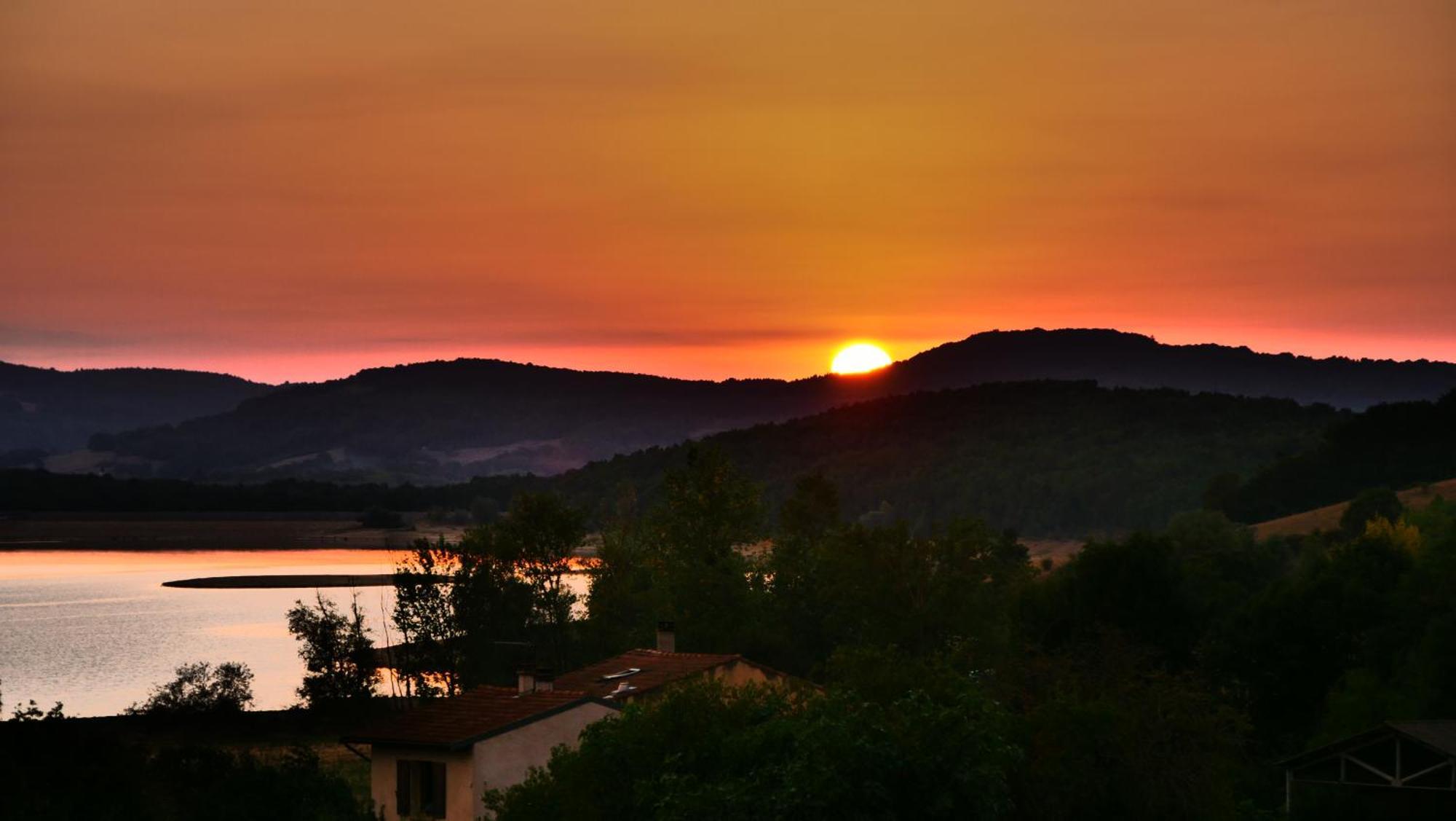 Maison Avec Vue Sur Le Lac De Montbel Exteriör bild